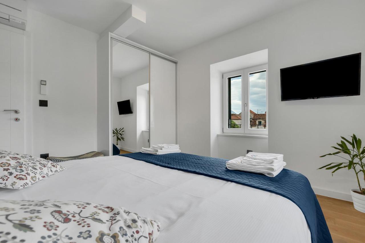 The Square Makarska, Lux App In The Heart Of The City Exterior foto